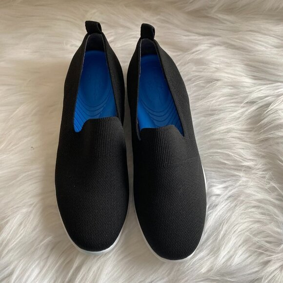 Me Too Slip On Women's Loafer Sneaker Size 6.5 - Picture 1 of 5